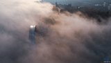 Через пожежі Київ знову очолив список міст світу із найзабрудненішим повітрям. ІНФОГРАФІКА