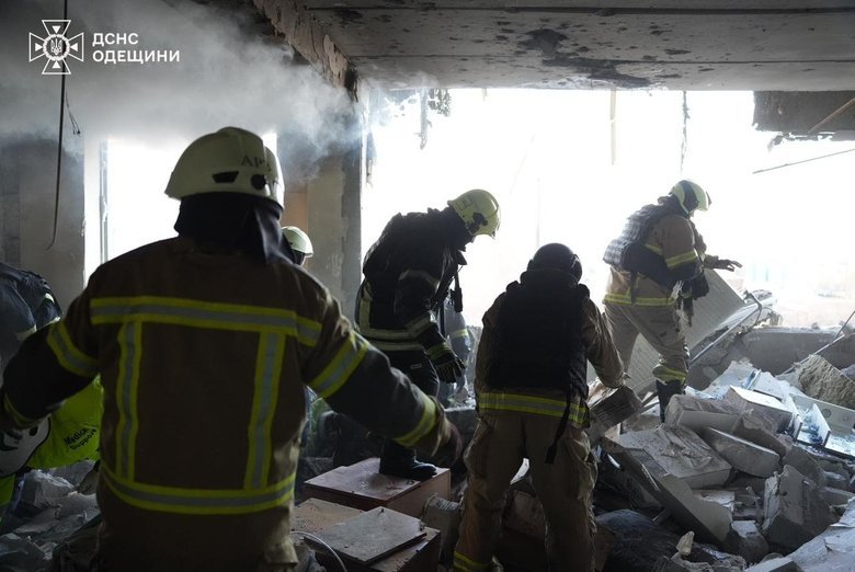 Удар РФ по дому в Одессе