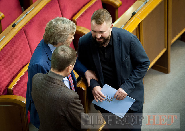 Розмова Лозового з Новинським і Папієвим та суперечка Парубія з Яценком, - день роботи ВР 5 грудня 10