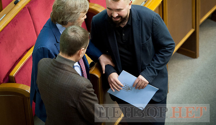 Розмова Лозового з Новинським і Папієвим та суперечка Парубія з Яценком, - день роботи ВР 5 грудня. ФОТОрепортаж