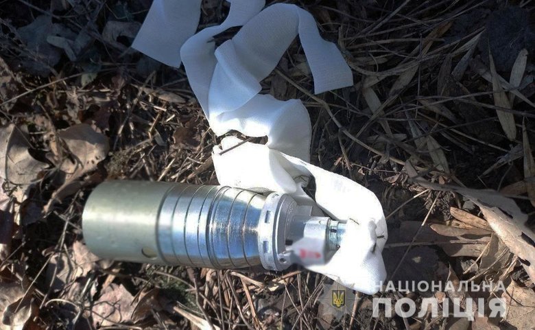 По Красногоровке Донецкой области враг ударил запрещенными кассетными бомбами 01