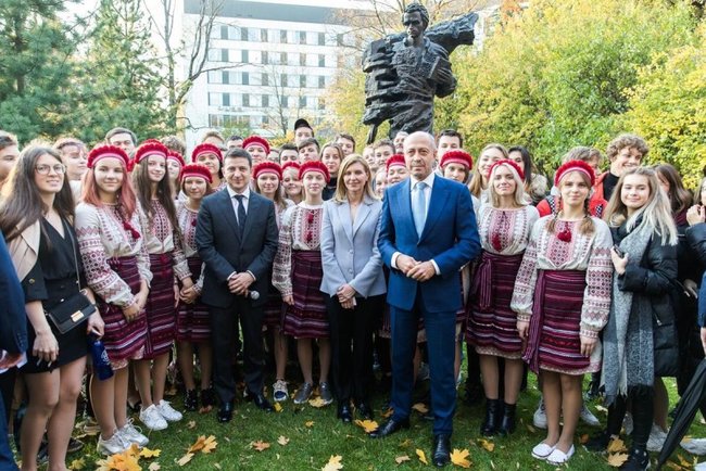 Olena Zelenska visits Ukrainian school in Riga 03