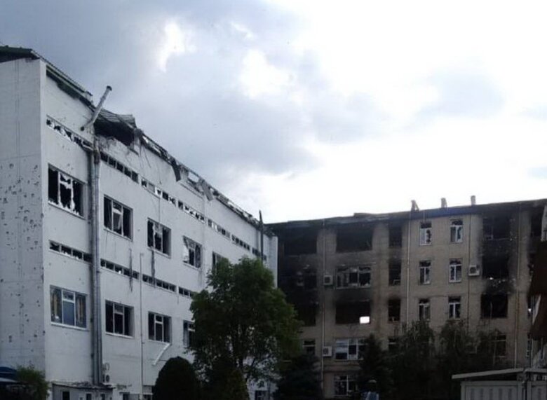 Ситуация в Северодонецке крайне заострена, враг целенаправленно уничтожает многоэтажки и объекты Азота и Стеклопластика, - Гайдай 04