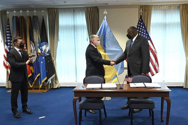Україна і США підписали угоду про співпрацю в оборонній сфері 02