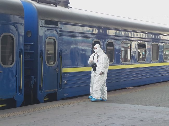 Спецпоїзд Москва-Київ привіз українців на Батьківщину 07