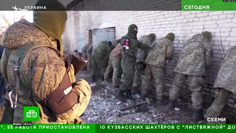 Згодом цих військових, серед інших полонених, можна було побачити на території білоруського 