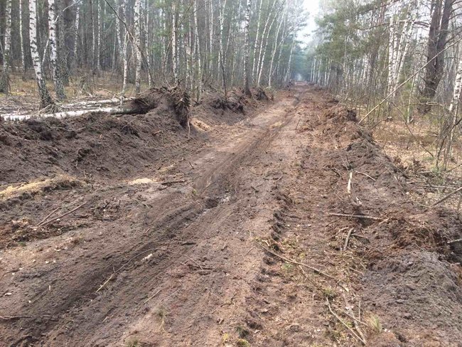 В тушении пожара в Чернобыльской зоне участвует 9 единиц специальной инженерной техники ВСУ 03