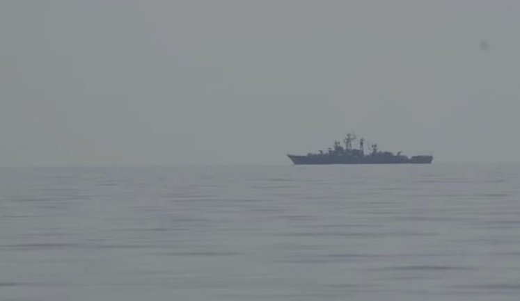 Катера ВМС Украины отогнали российский боевой корабль от границы в Черном море, - Сылкин. ВИДЕО