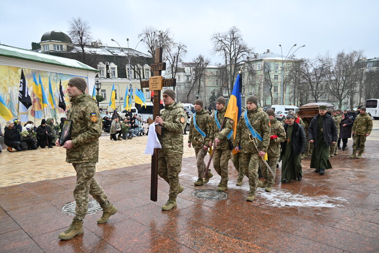 Farewell to warrior and poet Maksym Kryvtsov was held in Kyiv 02