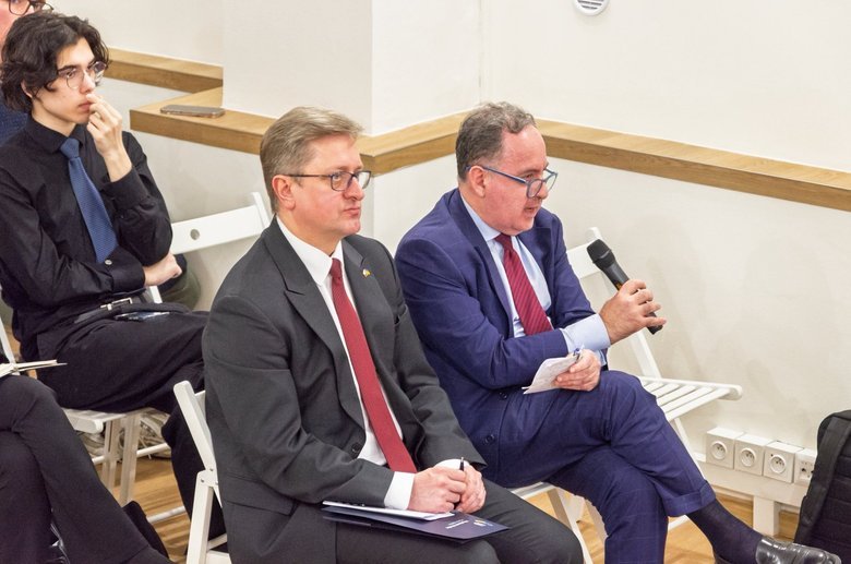 У Празі підняли питання депортації українських дітей та злочинів РФ