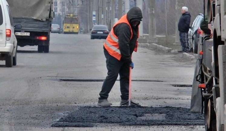 Свириденко відзвітувала про початок відновлення автодоріг: "Мова йде не про капітальні, а оперативні ремонти"