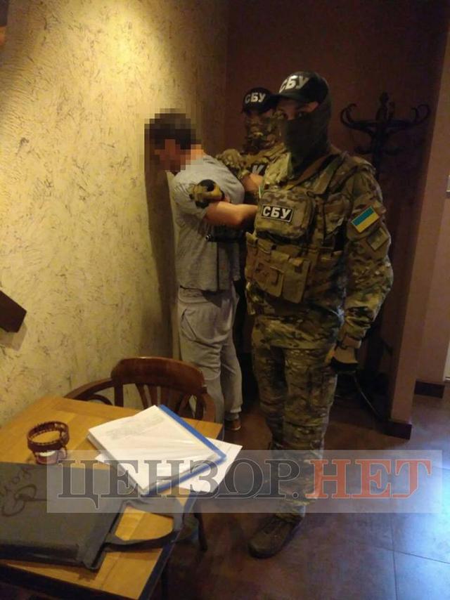 Russian secret services agent detained while receiving secret information from Ukraines Armed Forces General Staff, - SBU Counterintelligence 04