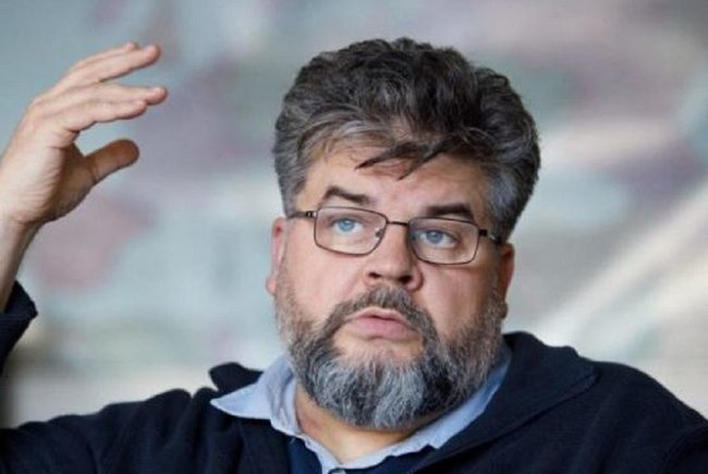 Захід чи Схід: чи змінює Україна свій вектор? Думки депутатів 02