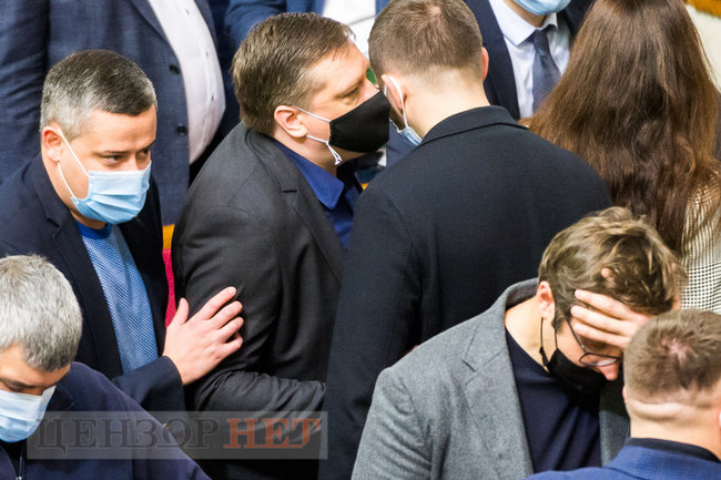 Прямое распоряжение Кивы, новый образ Тимошенко, фотожабы на Зеленского и сообщение от лисички Волошину из ОПЗЖ, - день работы ВР 17 ноября 16