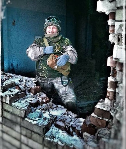 Після того, як тобі казали, що ходитимеш із паличкою, – неймовірний кайф сісти на велосипед та проїхати 10 000 км. Хто допомогає українським жінкам-військовим подорожувати світом та чому це важливо 02