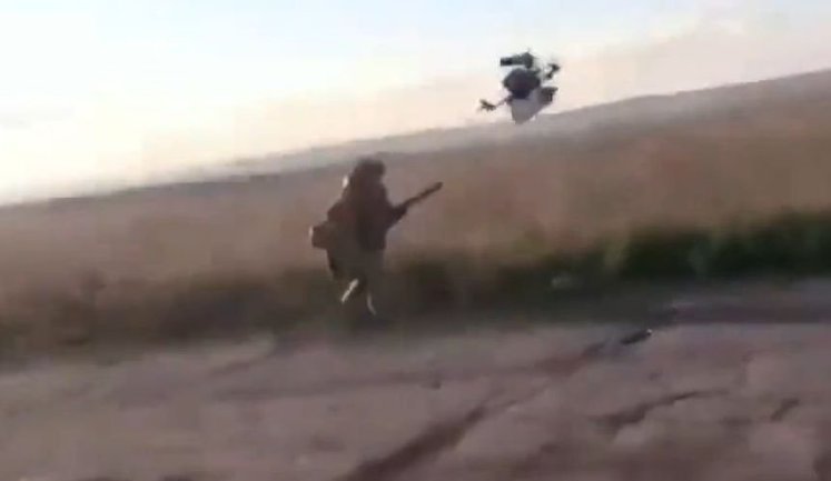 Occupier films FPV drone’s direct hit on fellow soldier in Donetsk Oblast: "Bitch! What’s there?". VIDEO