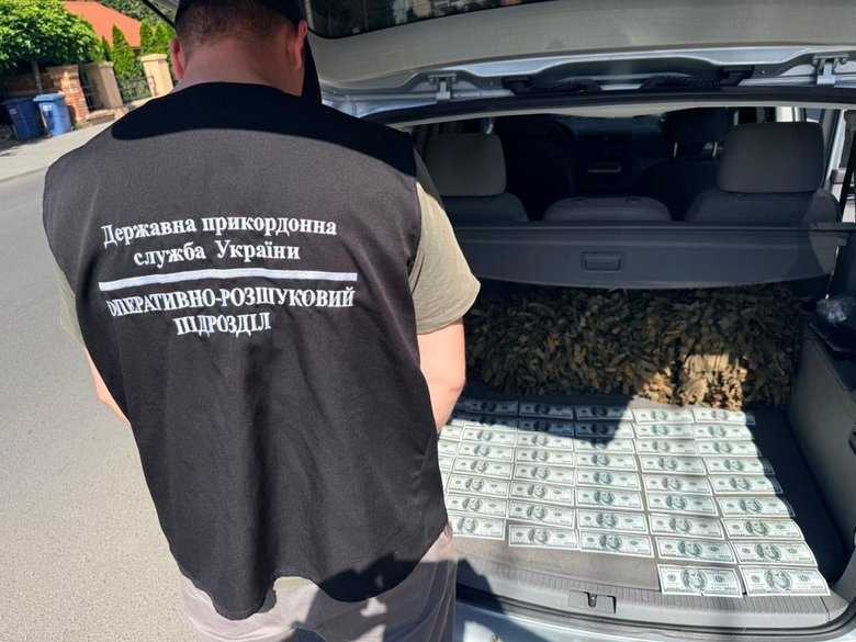 Правоохоронці заблокували три схеми переправлення осіб