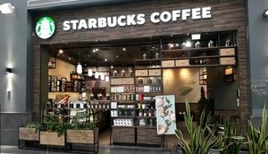 Starbucks зупиняє діяльність у Росії: "Засуджуємо жахливі напади РФ на Україну"