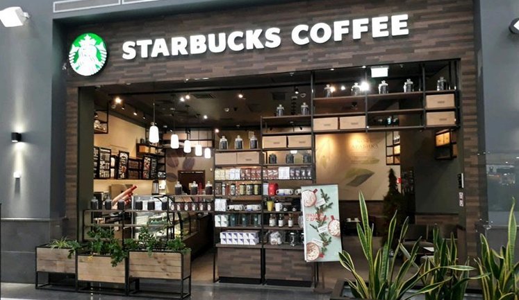 Starbucks зупиняє діяльність у Росії: "Засуджуємо жахливі напади РФ на Україну"