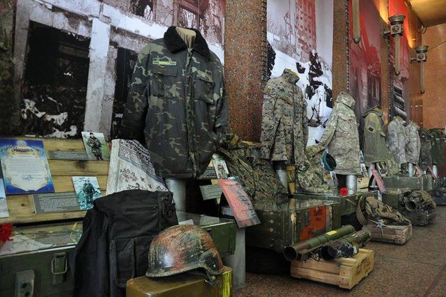 Виставка "Український Схід", присвячена АТО, відкрилася в Нацмузеї історії України у Другій світовій війні 18 Виставка "Український Схід", присвячена АТО, відкрилася в Нацмузеї історії України у Другій світовій війні 18