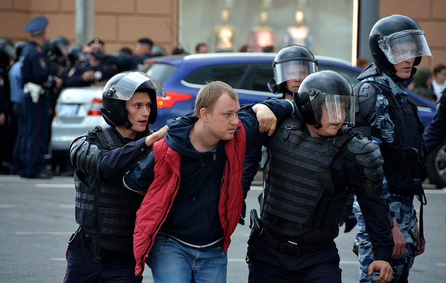 Moscow police brutally dispersed opposition demonstration 14 Moscow police brutally dispersed opposition demonstration 14