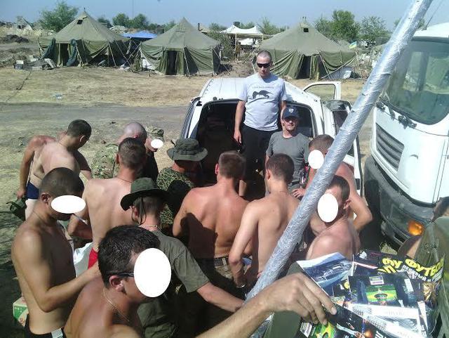 волонтер
