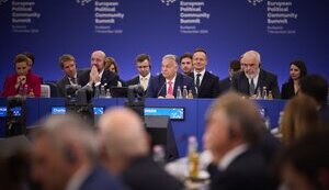 Орбан на саміті Європейської політичної спільноти
