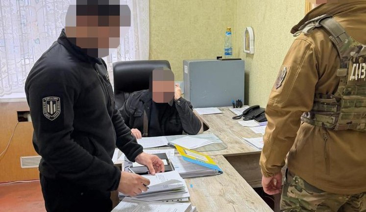 На Полтавщині начальник ТЦК фіктивно "бронював" чоловіків від мобілізації, - ДБР