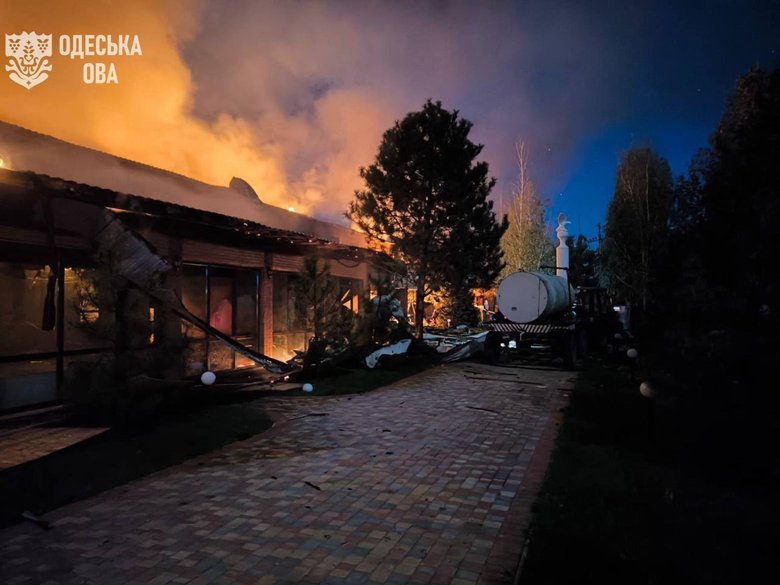 Russia launched a massive attack on the Odesa region: over 10 buildings damaged