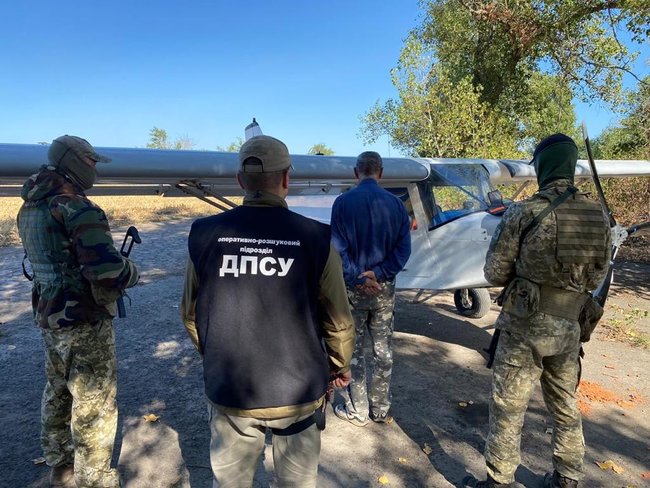 На Черкасщине у контрабандиста сигарет в Румынию изъят самолет, - Госпогранслужба 01