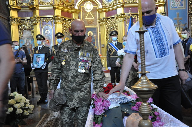 С умершим ветераном ОУН-УПА и дивизии Галичина Орестом Васкулом простились в Киеве 34