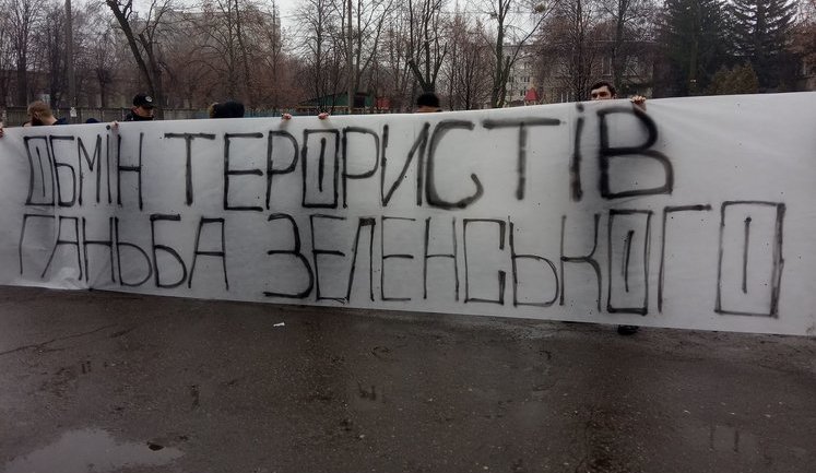 "На хера ты, власть, делаешь жизнь вообще невыносимой?", - отец погибшего при теракте в Харькове 15-летнего Даниила Дидика о решении выпустить приговоренных