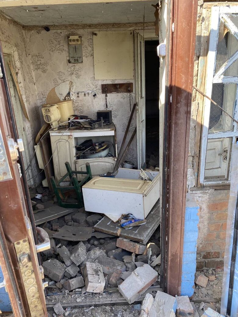 Russians attacked Marhanets community in Dnipropetrovsk region with heavy artillery and drones 02