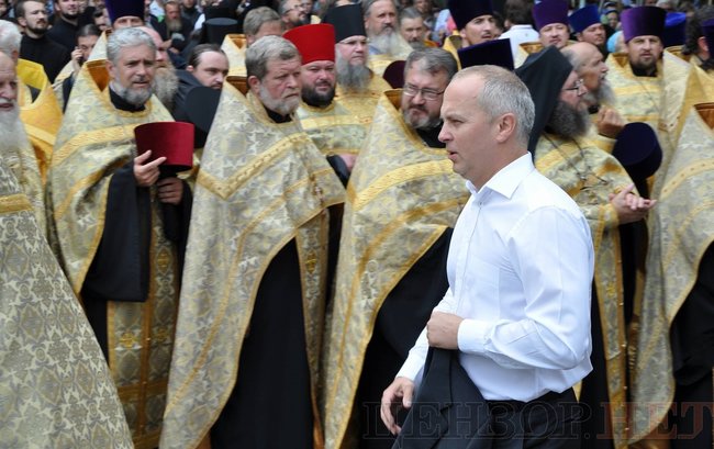 Онуфрій, Новинський, Бойко і віряни: як УПЦ МП хресну ходу проводили 33