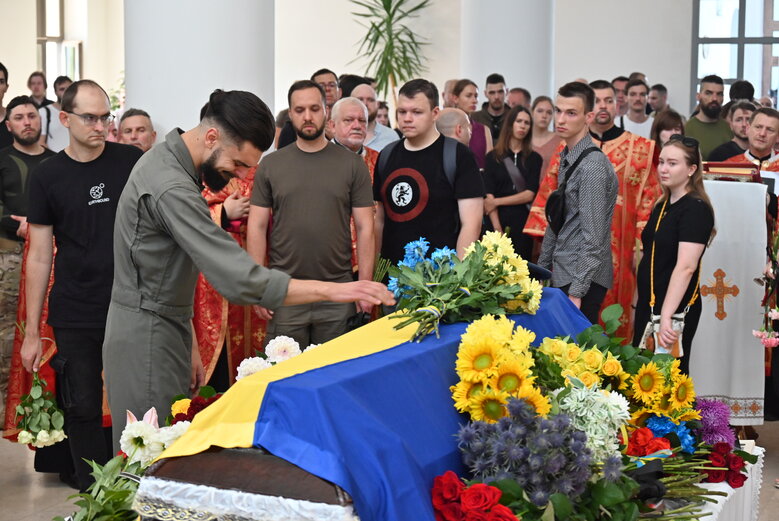 Із відомим льотчиком Андрієм Пільщиковим (Juice), який загинув в авіатрощі на Житомирщині, попрощалися у Києві 19