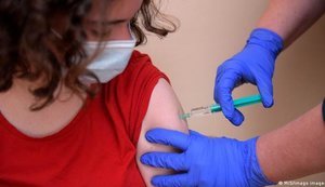Власти Ивано-Франковска установили премии учителям за вакцинацию от коронавируса