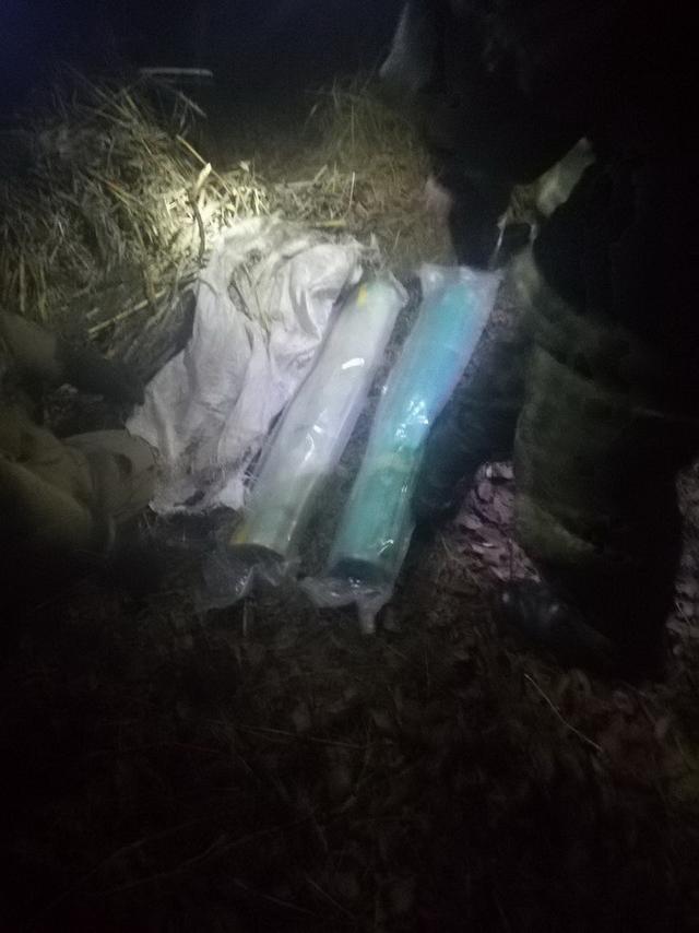 Два тайника со взрывчаткой и гранатами обнаружены в Запорожской области, - СБУ 03