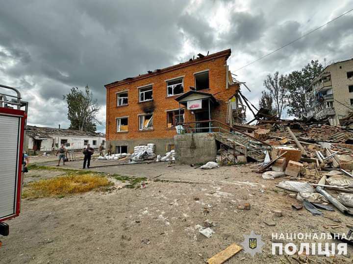 Ворог ударив керованою авіабомбою під час видачі гуманітарної допомоги в Оріхові. 4 людей загинули, 11 поранених (оновлено) 06