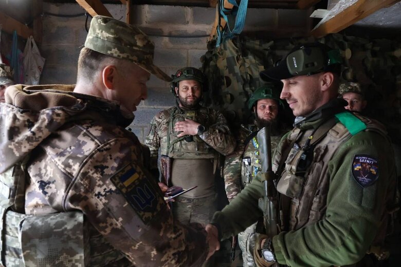 Сирський про Бахмут: На окремих ділянках наші захисники контратакували. Ворог залишив деякі позиції 02