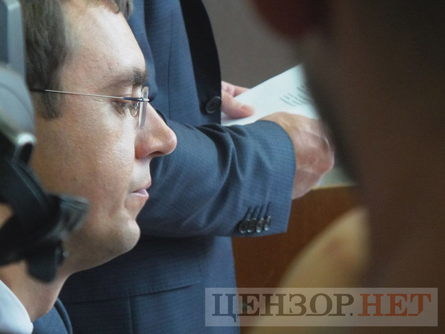 Обвинение попросило для Омеляна 5 млн грн залога, а защита министра - отказать в избрании меры пресечения полностью 01