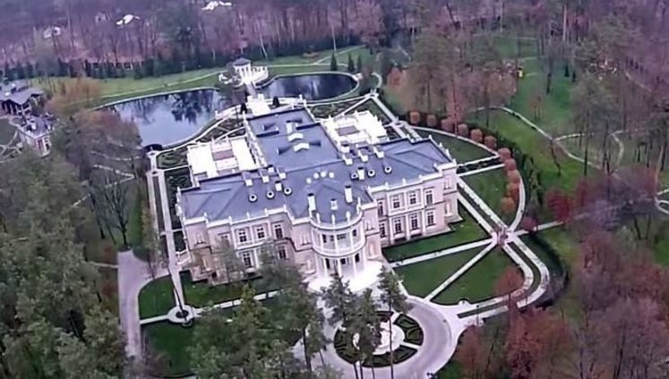 Head of Central Election Commission's Private Palace. Shocking VIDEO