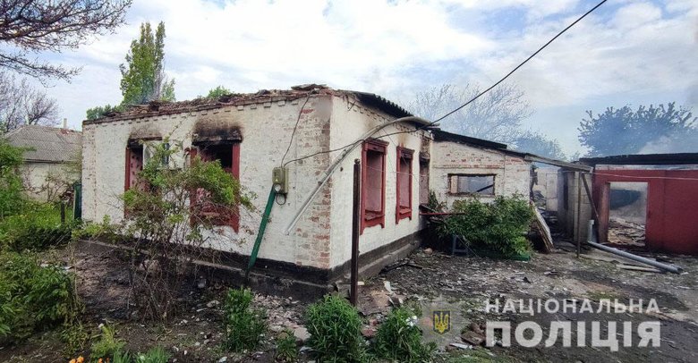 Пряме попадання в будинок та осколкові поранення. За добу росіяни вбили 4 мирних жителів Донеччини 01