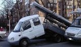 Груженая стройматериалами "Газель" не выдержала испытание киевскими дорогами. ФОТОрепортаж