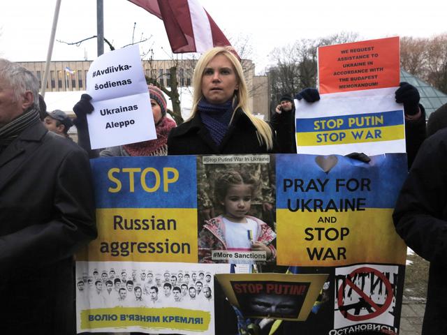 "Avdiivka is Ukrainian Aleppo": Ukrainians protest at Russian embassies in Riga, Rome and Lisbon 11