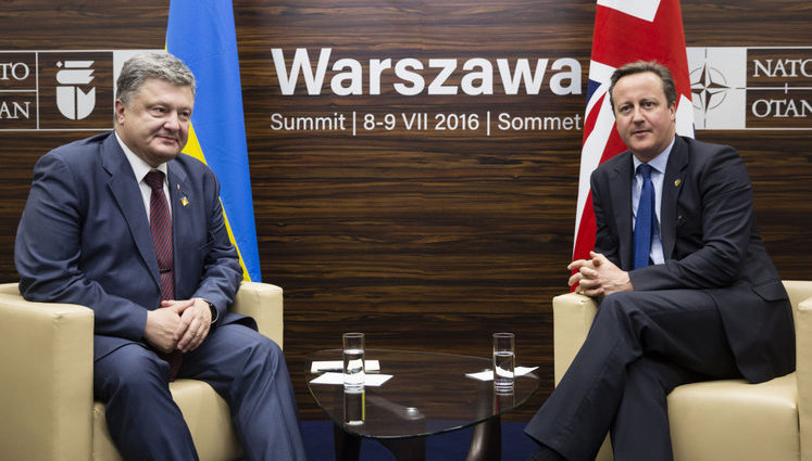 Мы найдем пути, как продолжать поддерживать Украину в условиях Brexit, - Порошенко провел встречу с Кэмероном. ФОТО