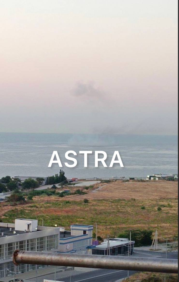 В Новороссийске раздаются взрывы, вероятно, это атака морских дронов, - росСМИ 08