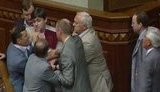 Видео очередной драки в парламенте! Коммунист Царьков: Я сожалею, что прикоснулся к Ляшко. В наших здоровых кругах это считается плохим знаком