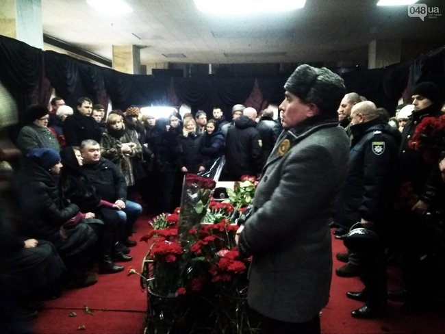 С погибшим в перестрелке полицейским Сергеем Пригариным простились в Одессе 07