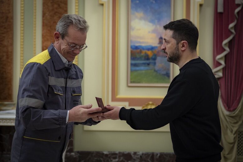 Зеленський відзначив енергетиків державними нагородами до професійного свята
