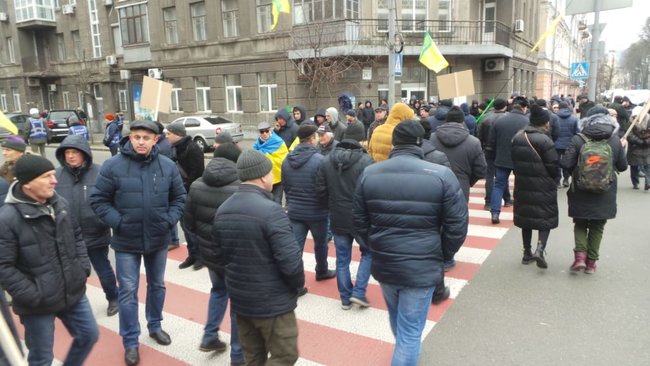 Вимагаємо референдум, - мітингувальники проти ринку землі перекрили кілька вулиць біля Верховної Ради 07